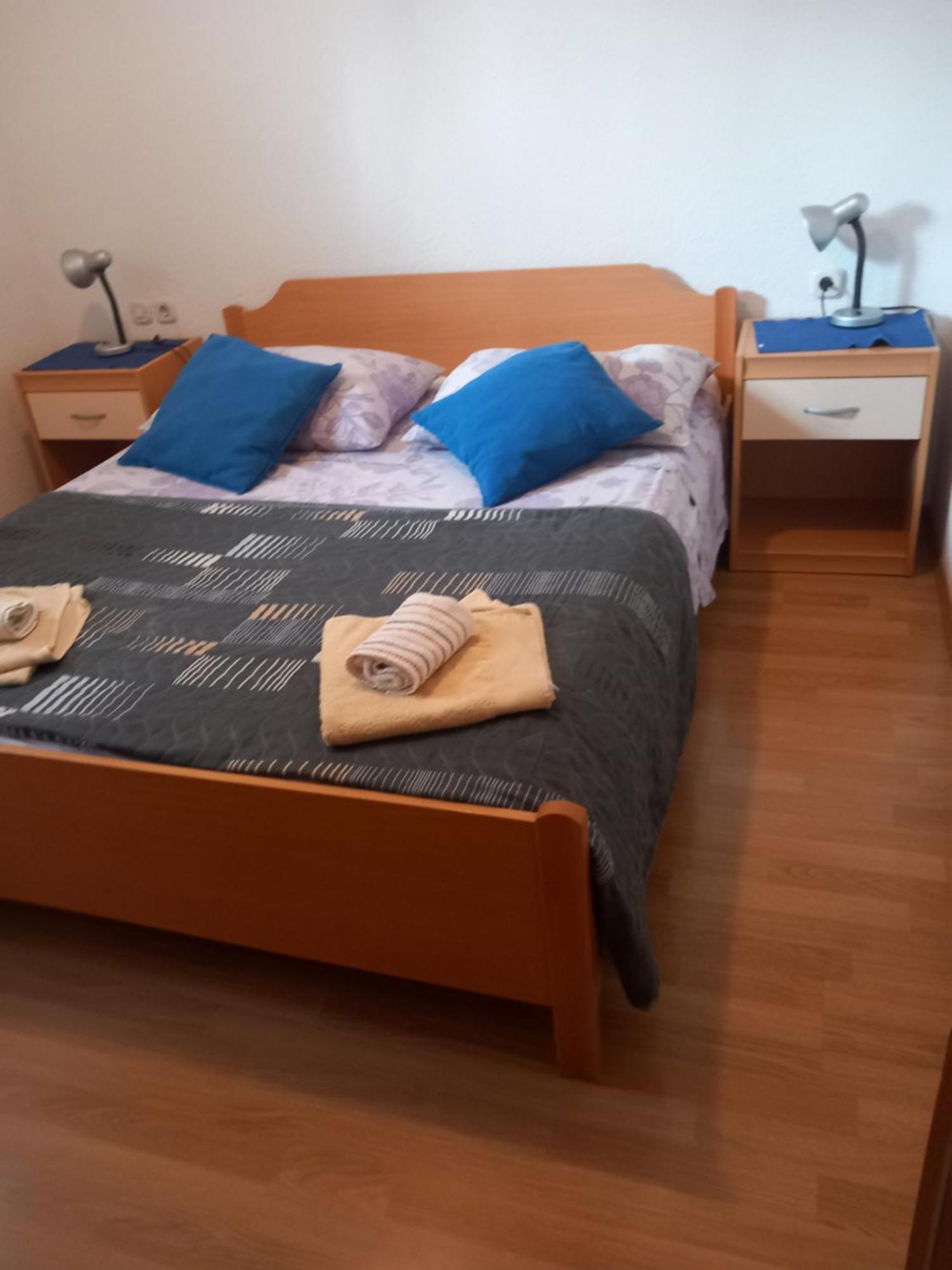 Apartments Jerica Бол Екстериор снимка