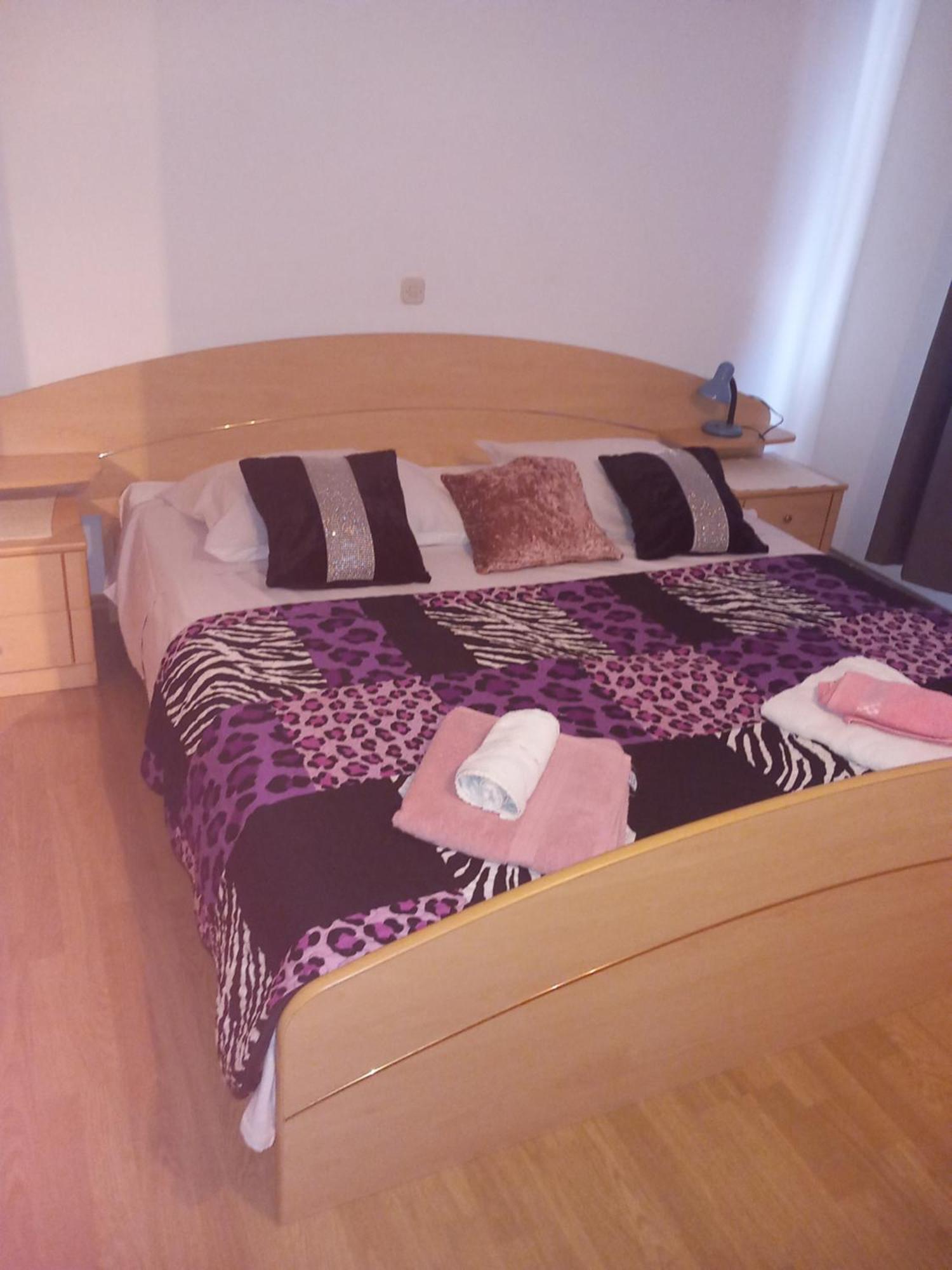 Apartments Jerica Бол Екстериор снимка