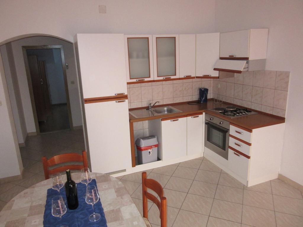 Apartments Jerica Бол Екстериор снимка