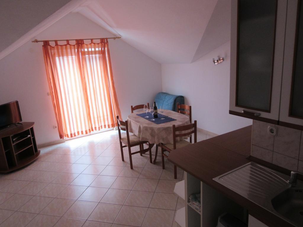 Apartments Jerica Бол Екстериор снимка
