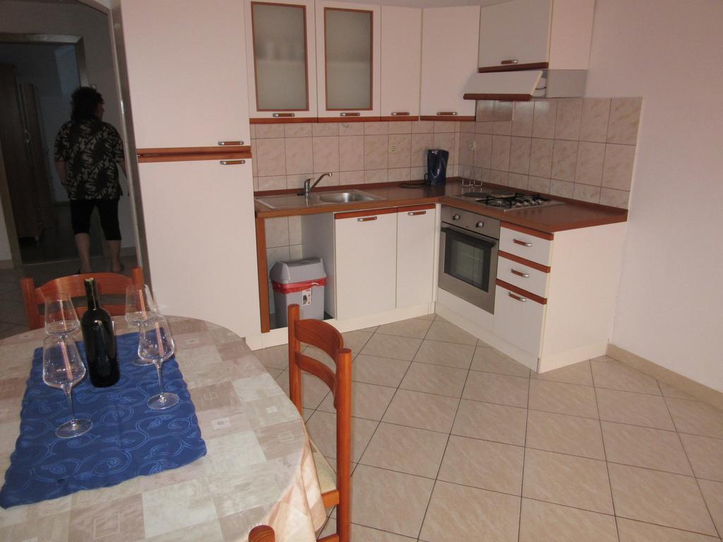 Apartments Jerica Бол Екстериор снимка