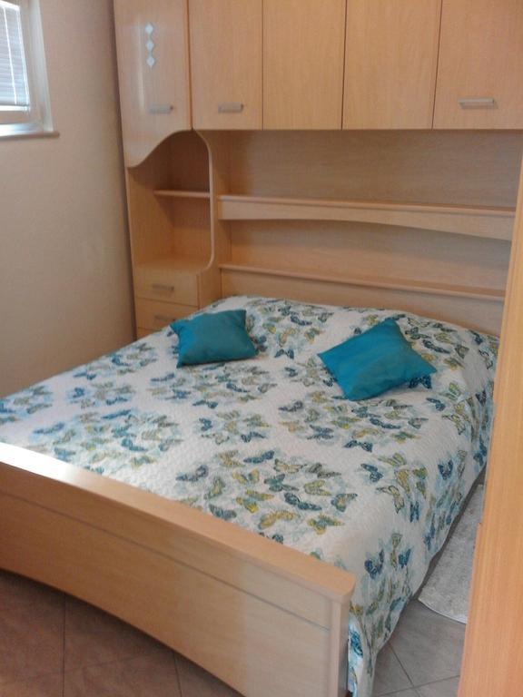 Apartments Jerica Бол Екстериор снимка