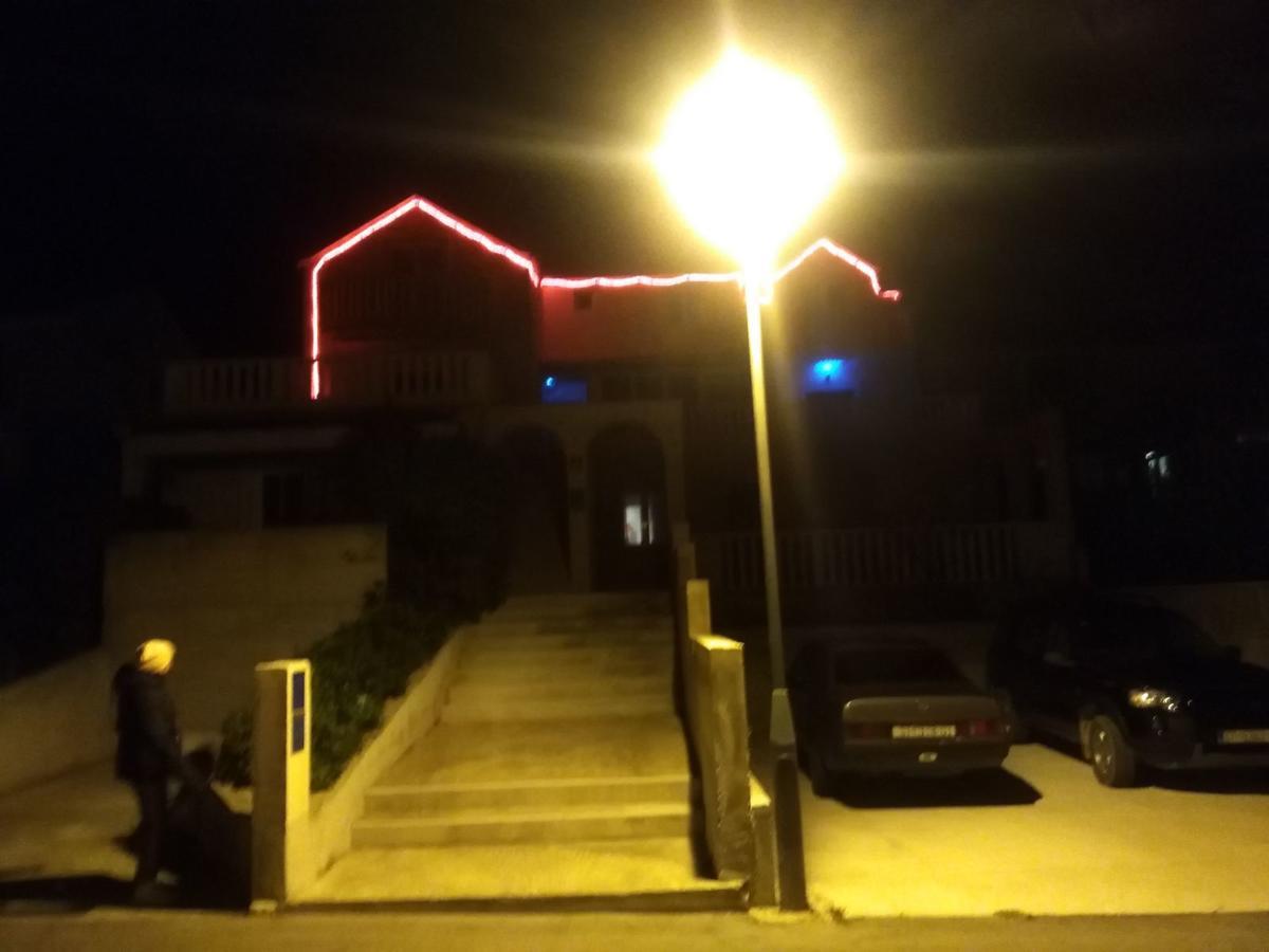 Apartments Jerica Бол Екстериор снимка